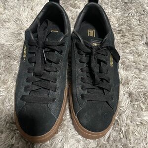 Puma sneakers- black